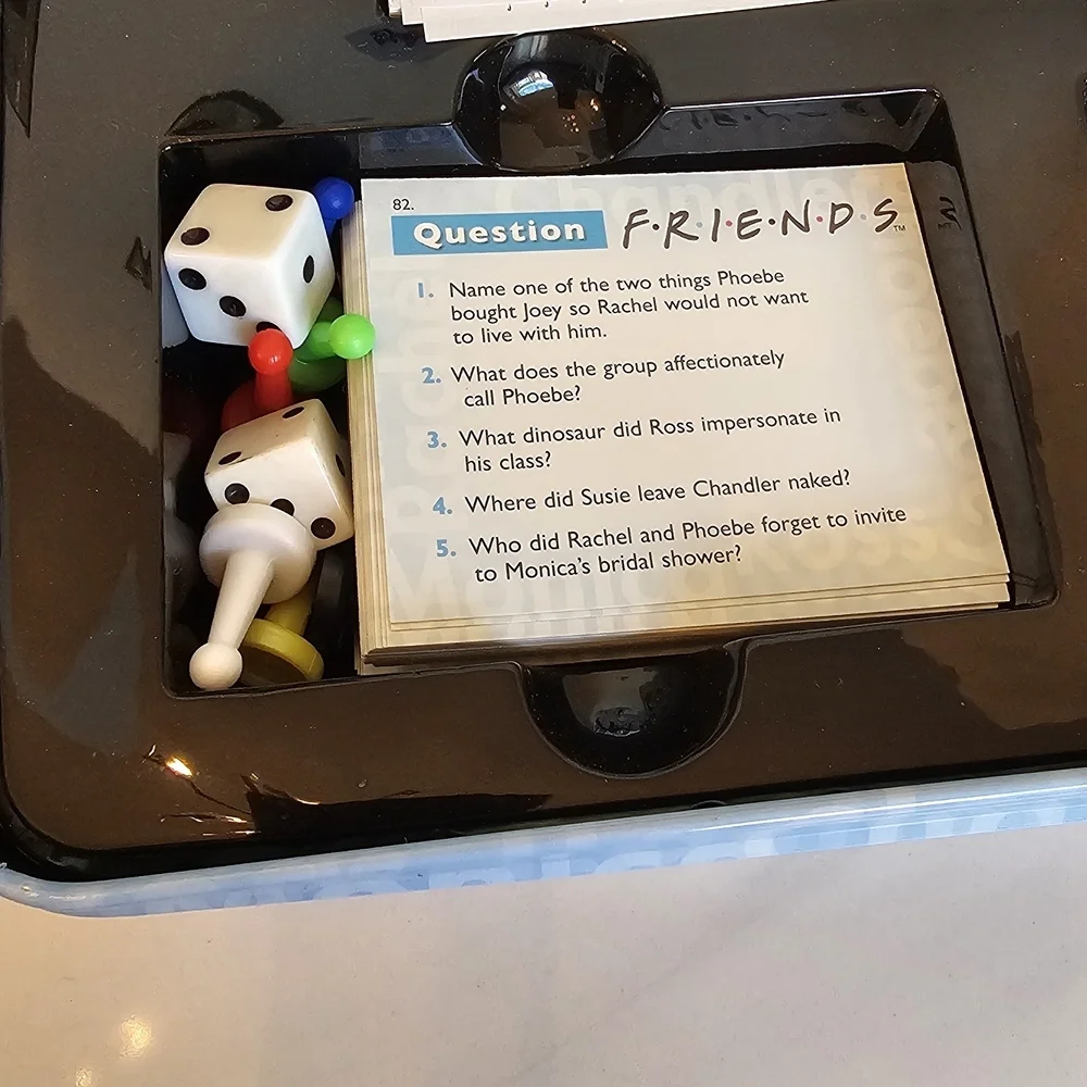 FRIENDS Trivia Game - Picture 9 of 12